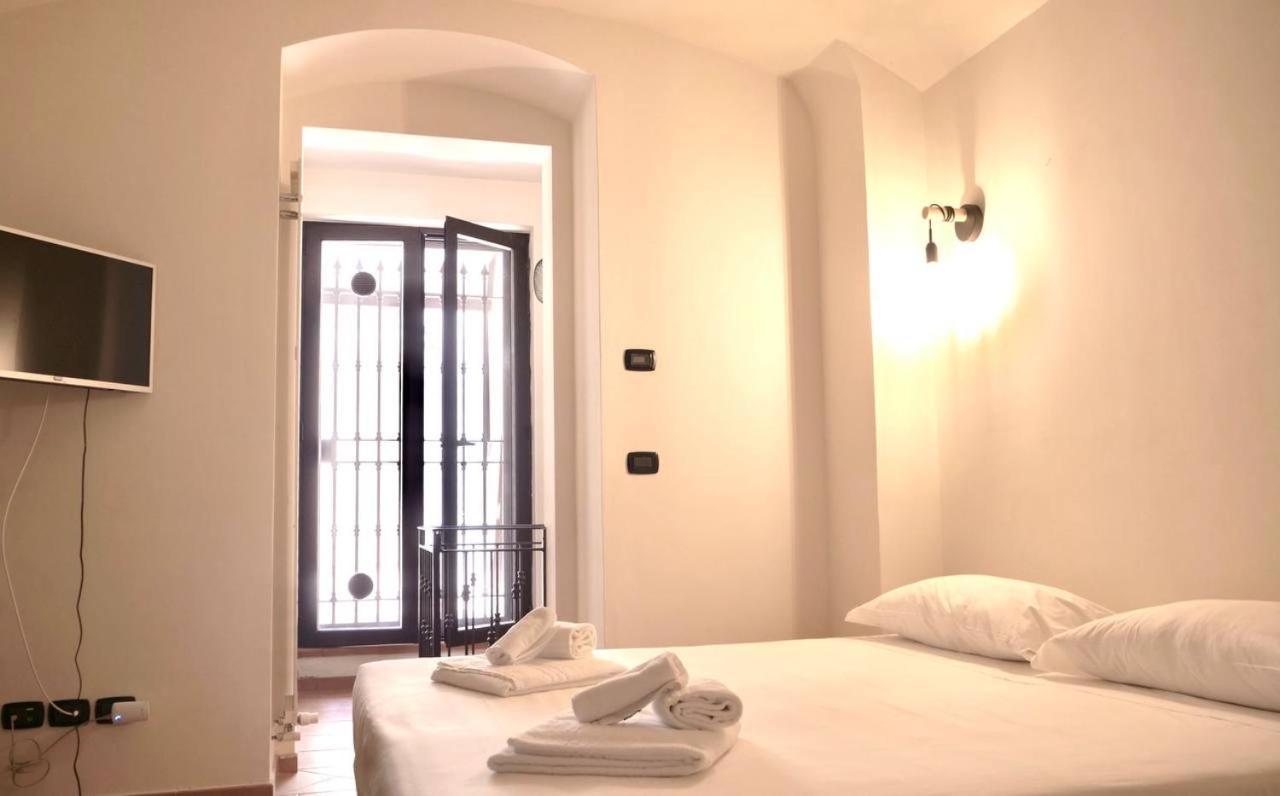 Blu Suites And Apartments Бари Экстерьер фото