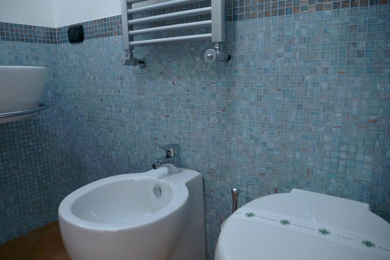 Blu Suites And Apartments Бари Экстерьер фото